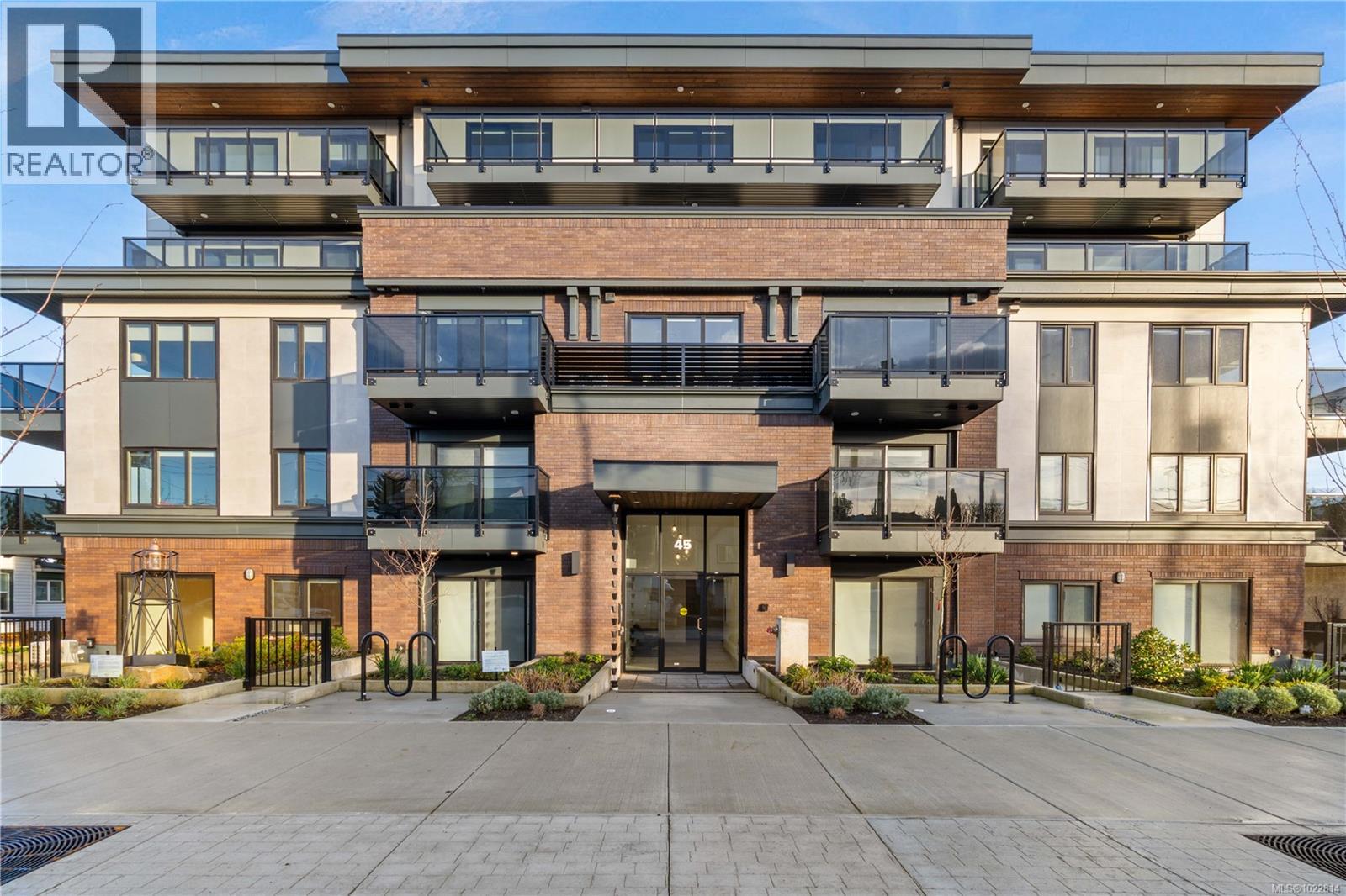 #102 45 Haliburton St - 1