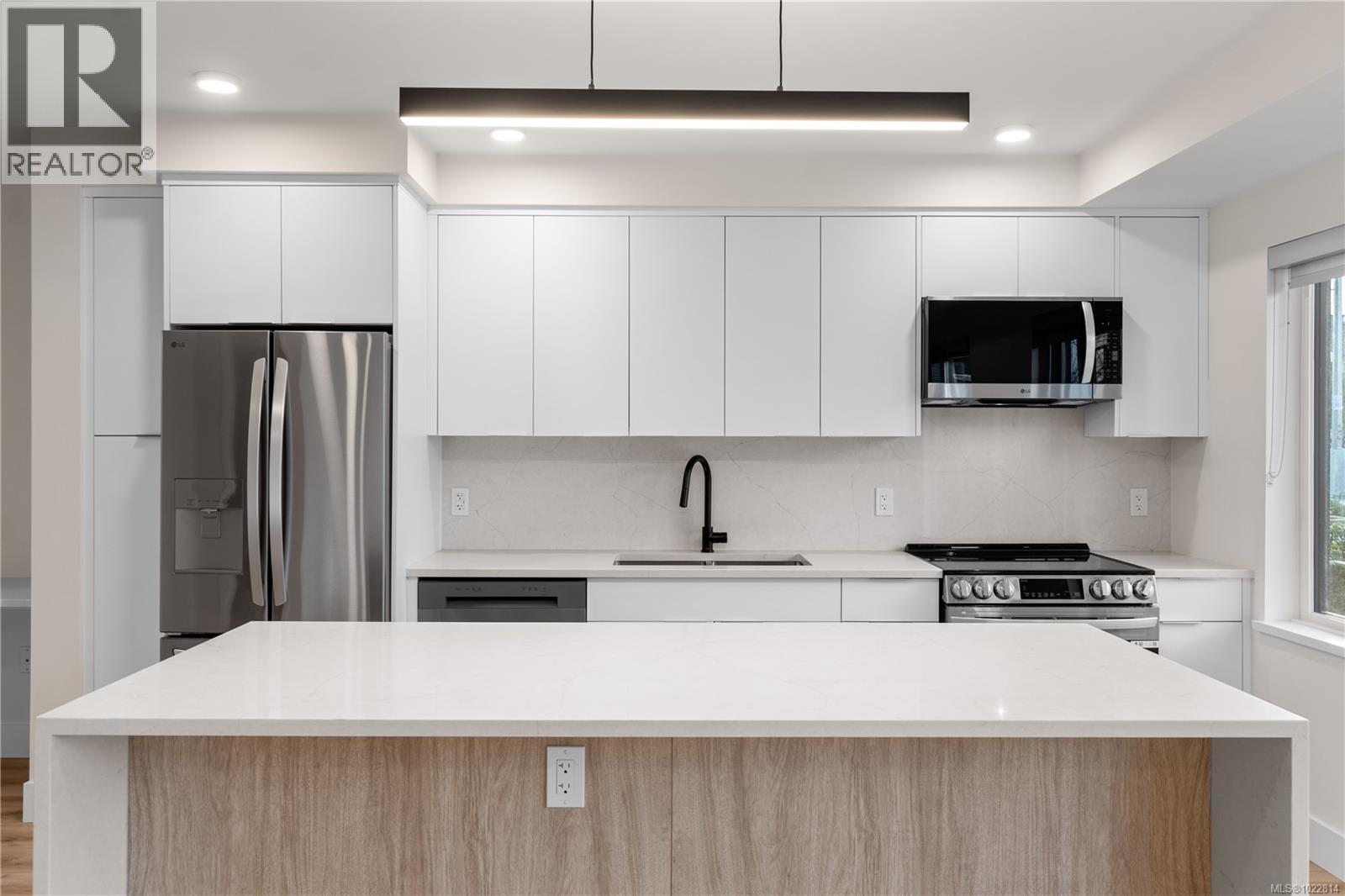 102 45 Haliburton St, Nanaimo