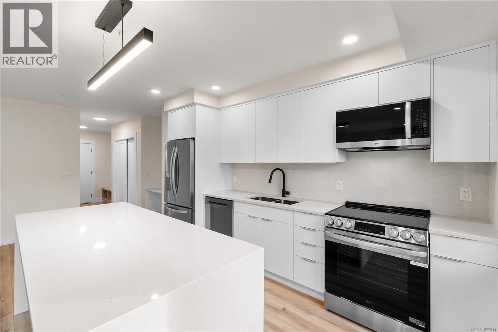 102 45 Haliburton St, Nanaimo