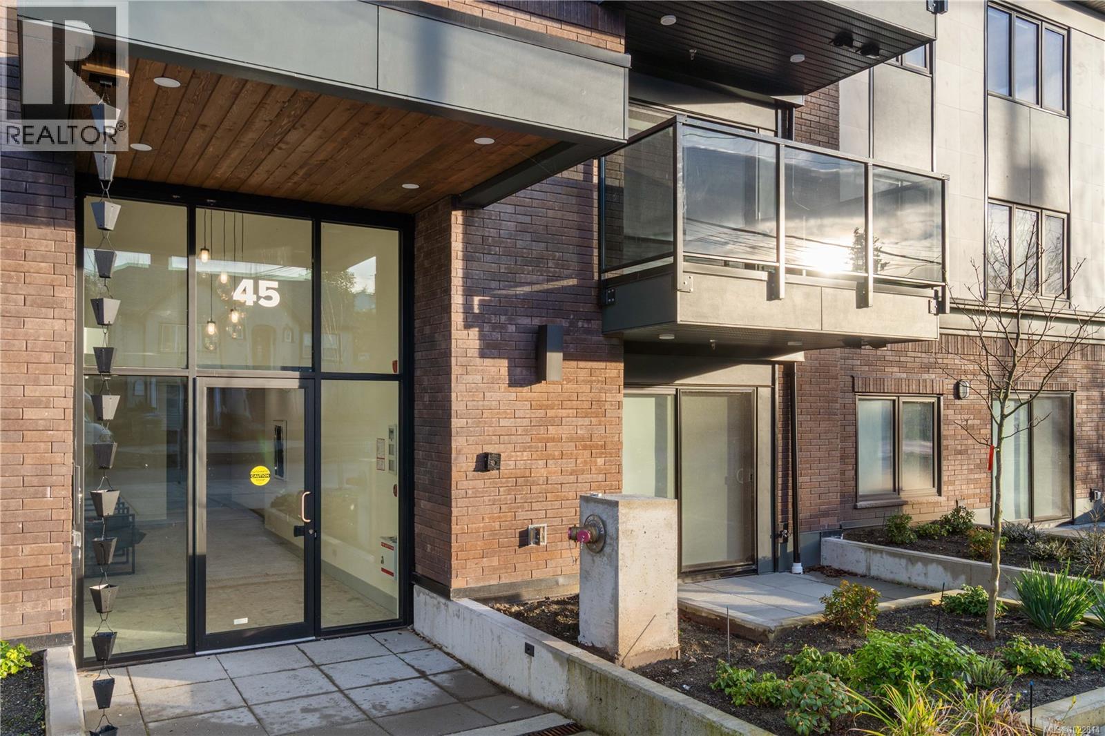 102 45 Haliburton St, Nanaimo