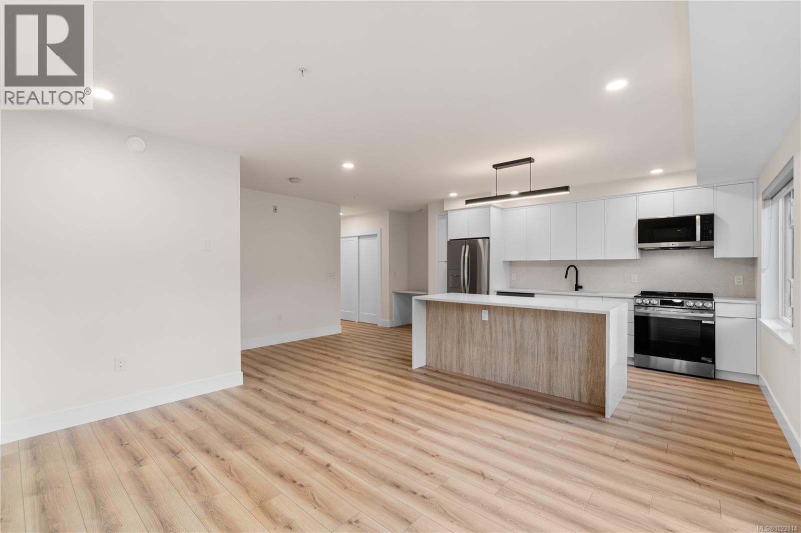 #102 45 Haliburton St - 9