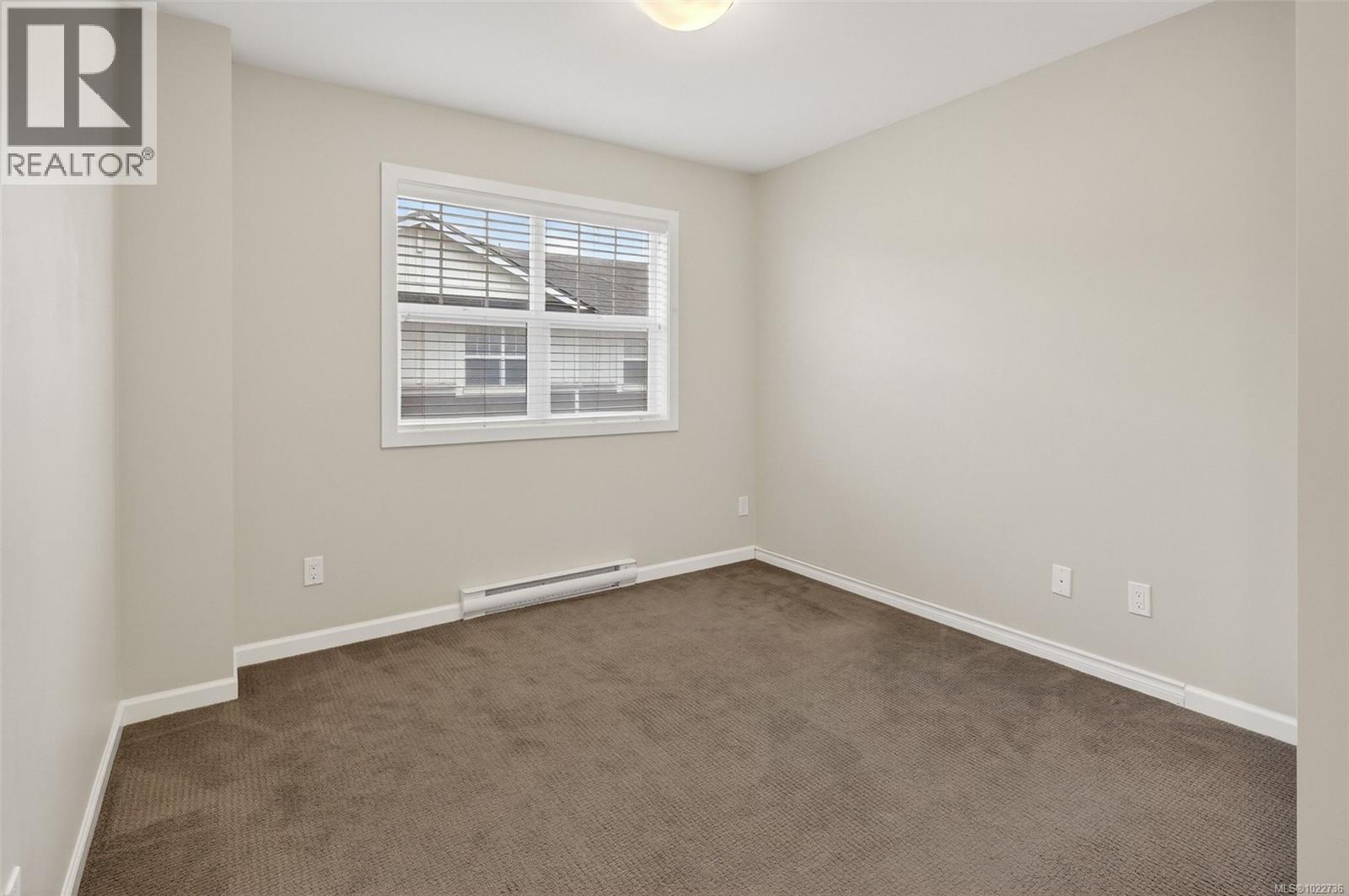 13 3356 Whittier Ave, Saanich