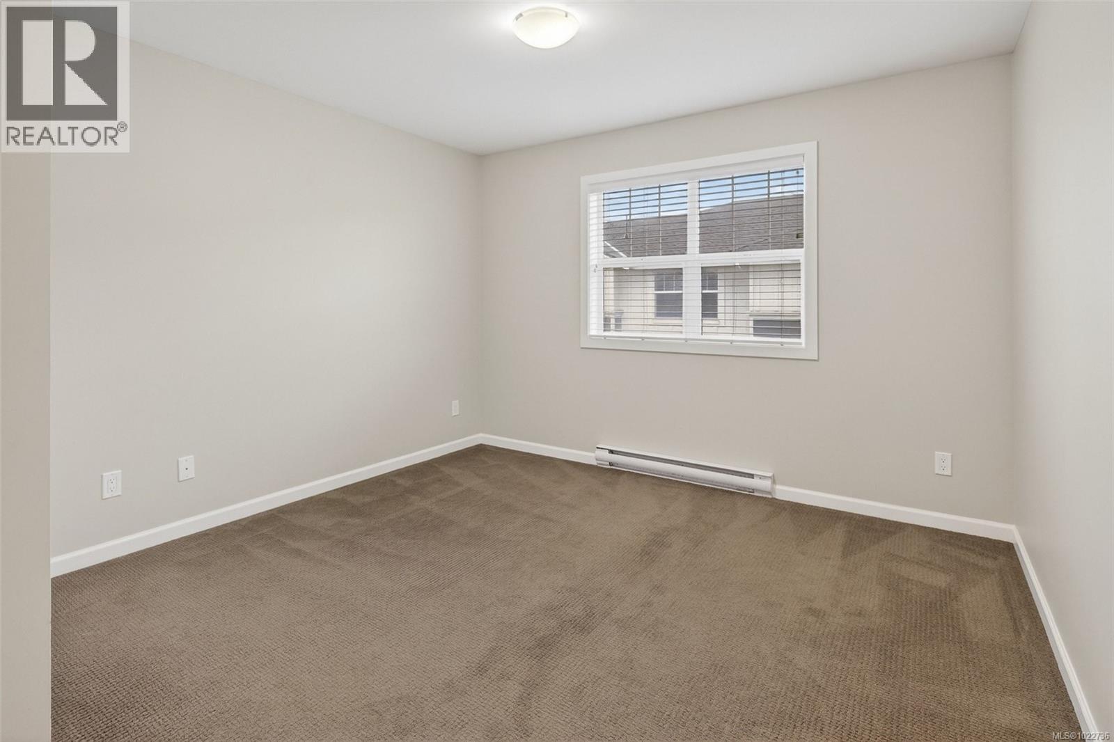 13 3356 Whittier Ave, Saanich