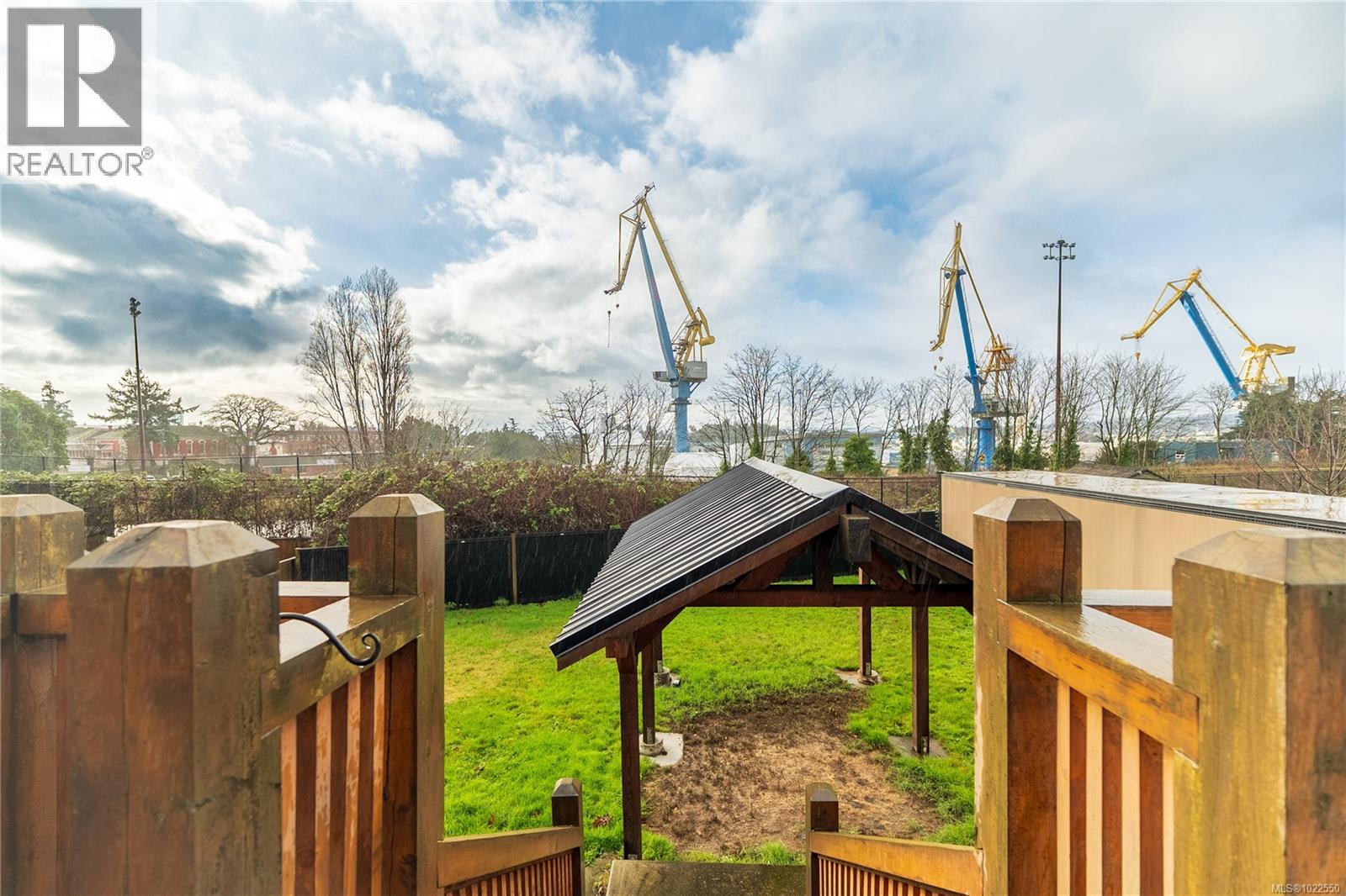 847 Admirals Rd, Esquimalt