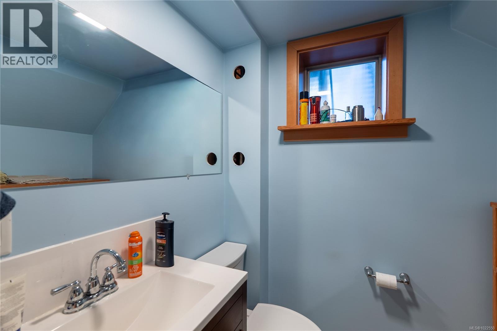 847 Admirals Rd, Esquimalt