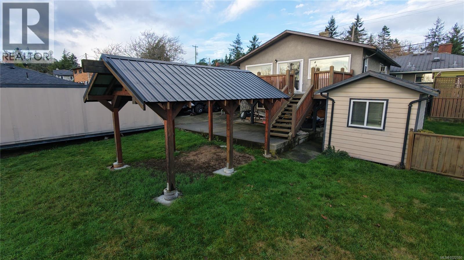 847 Admirals Rd, Esquimalt