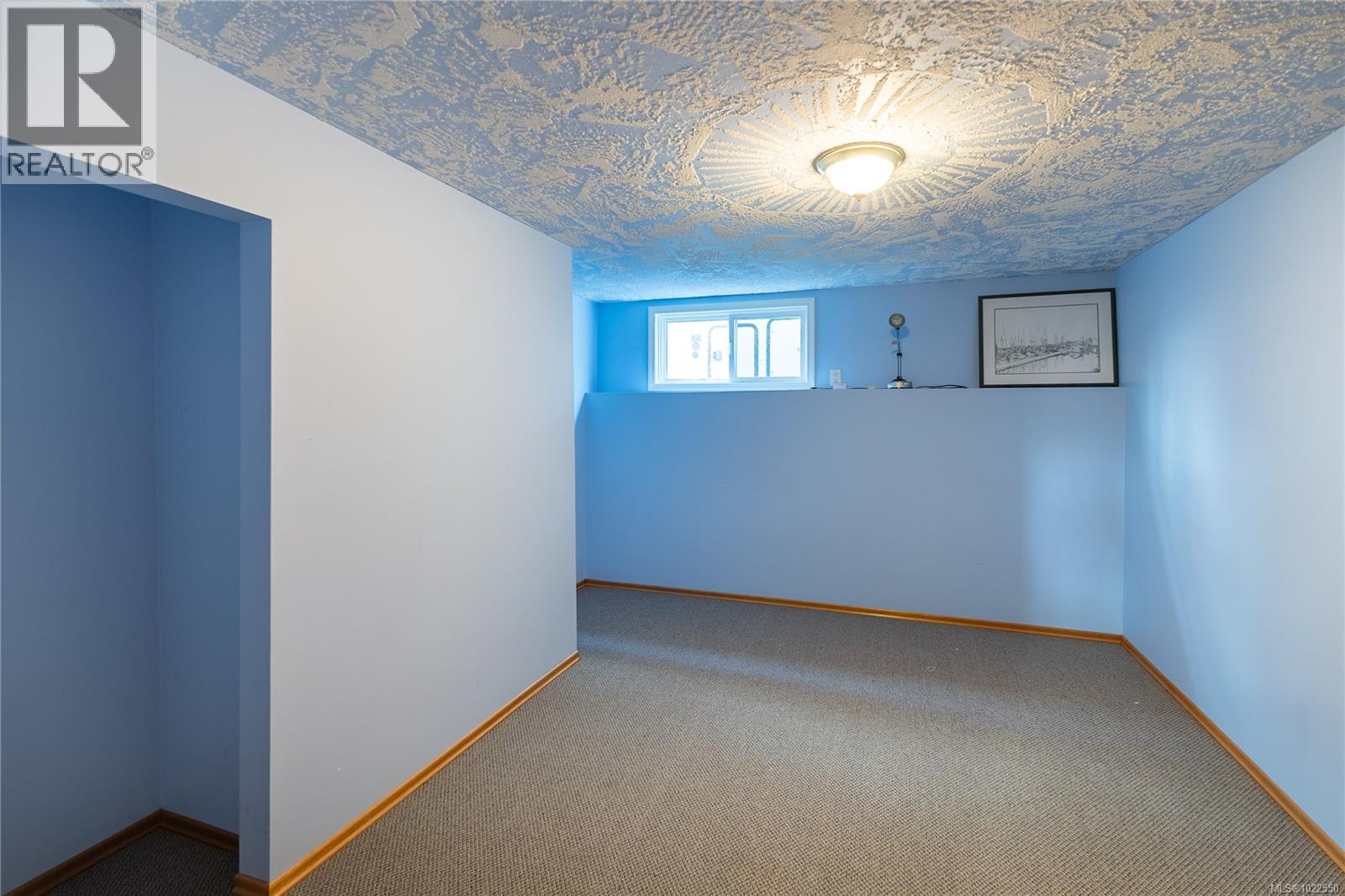 847 Admirals Rd, Esquimalt