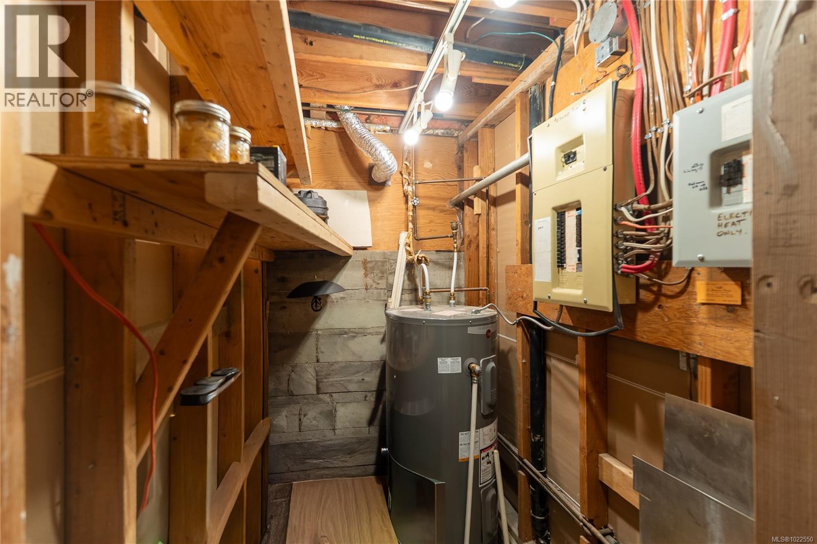 847 Admirals Rd, Esquimalt