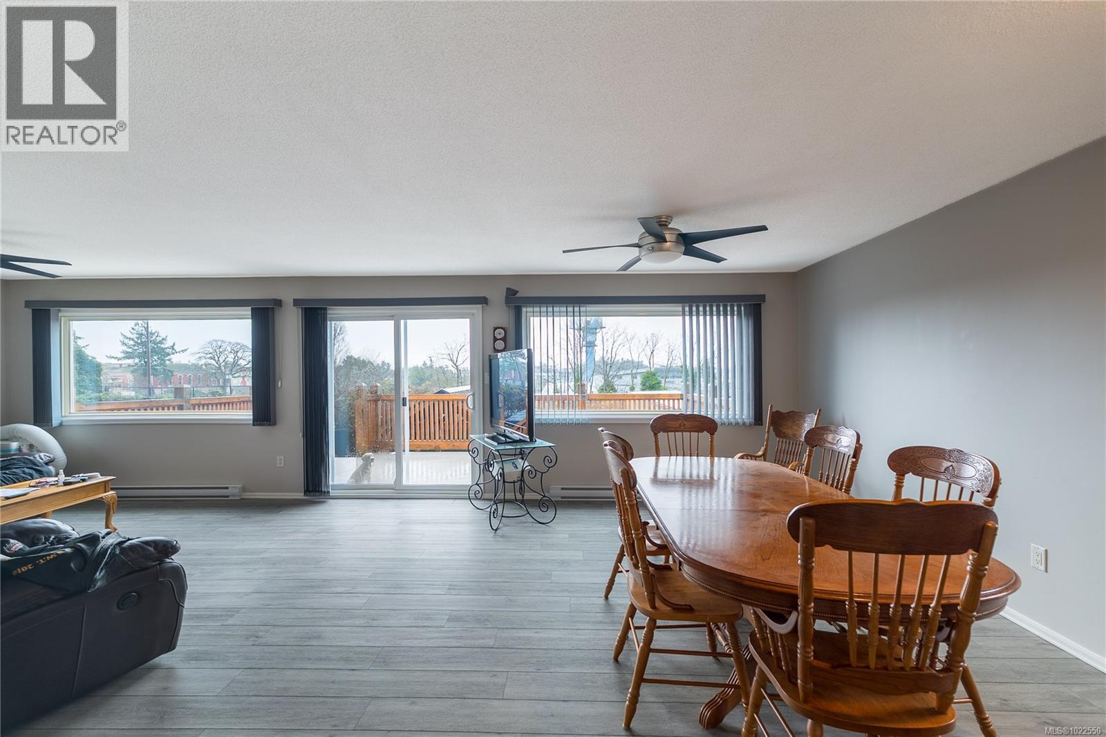 847 Admirals Rd, Esquimalt