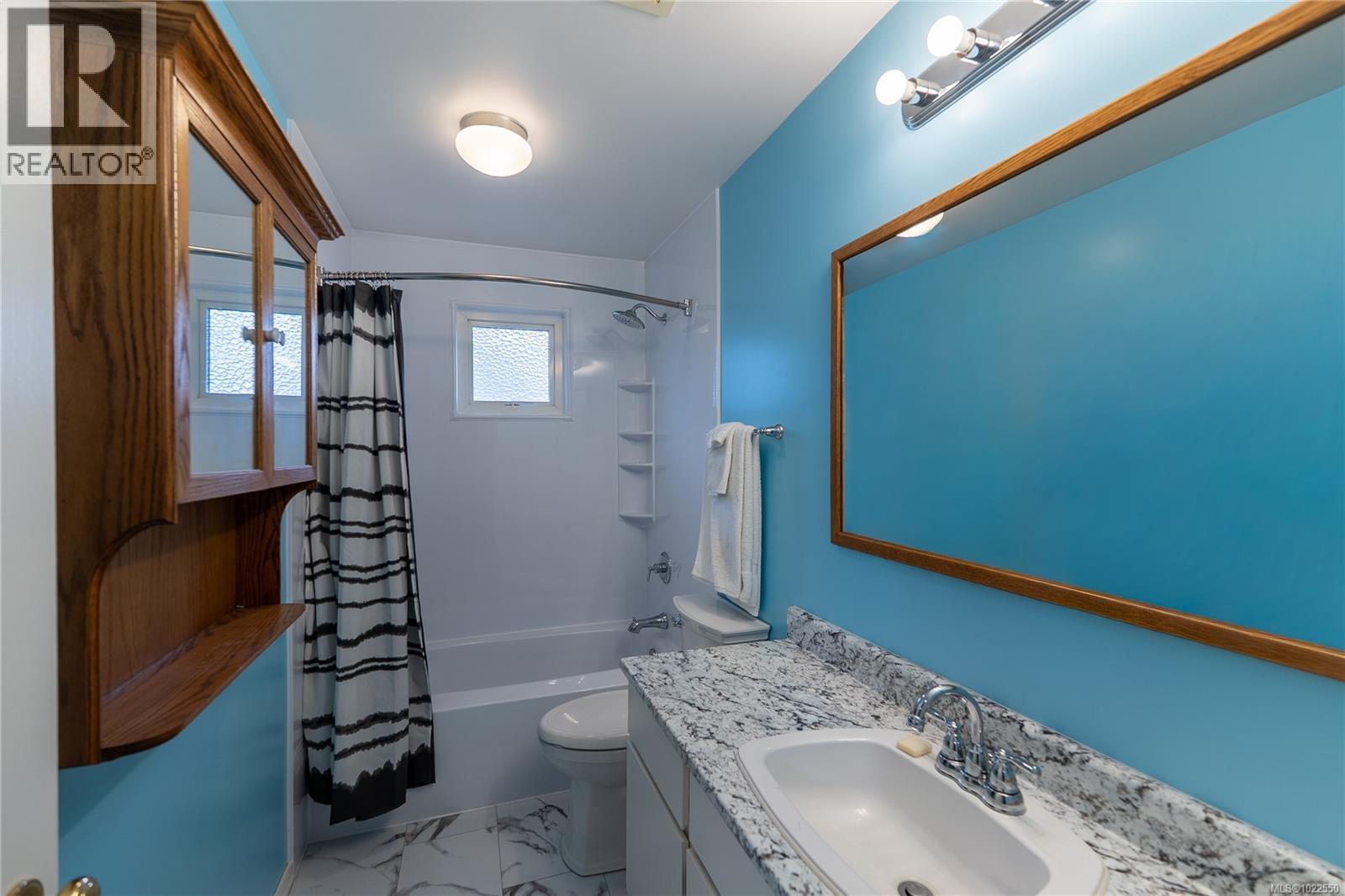 847 Admirals Rd, Esquimalt