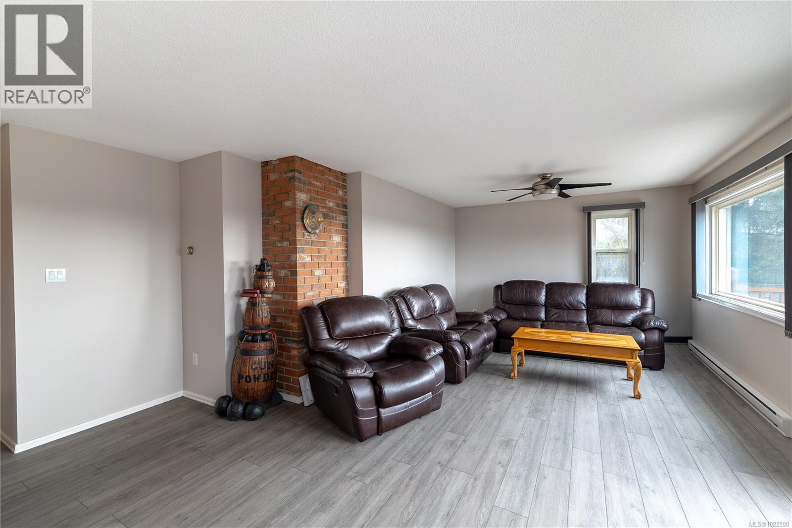 847 Admirals Rd, Esquimalt