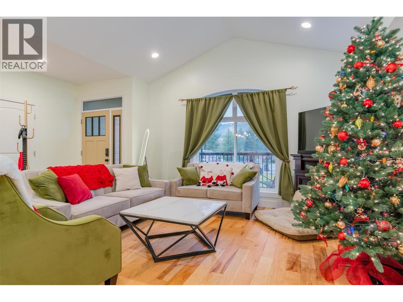 892 Waterloo Road, Castlegar