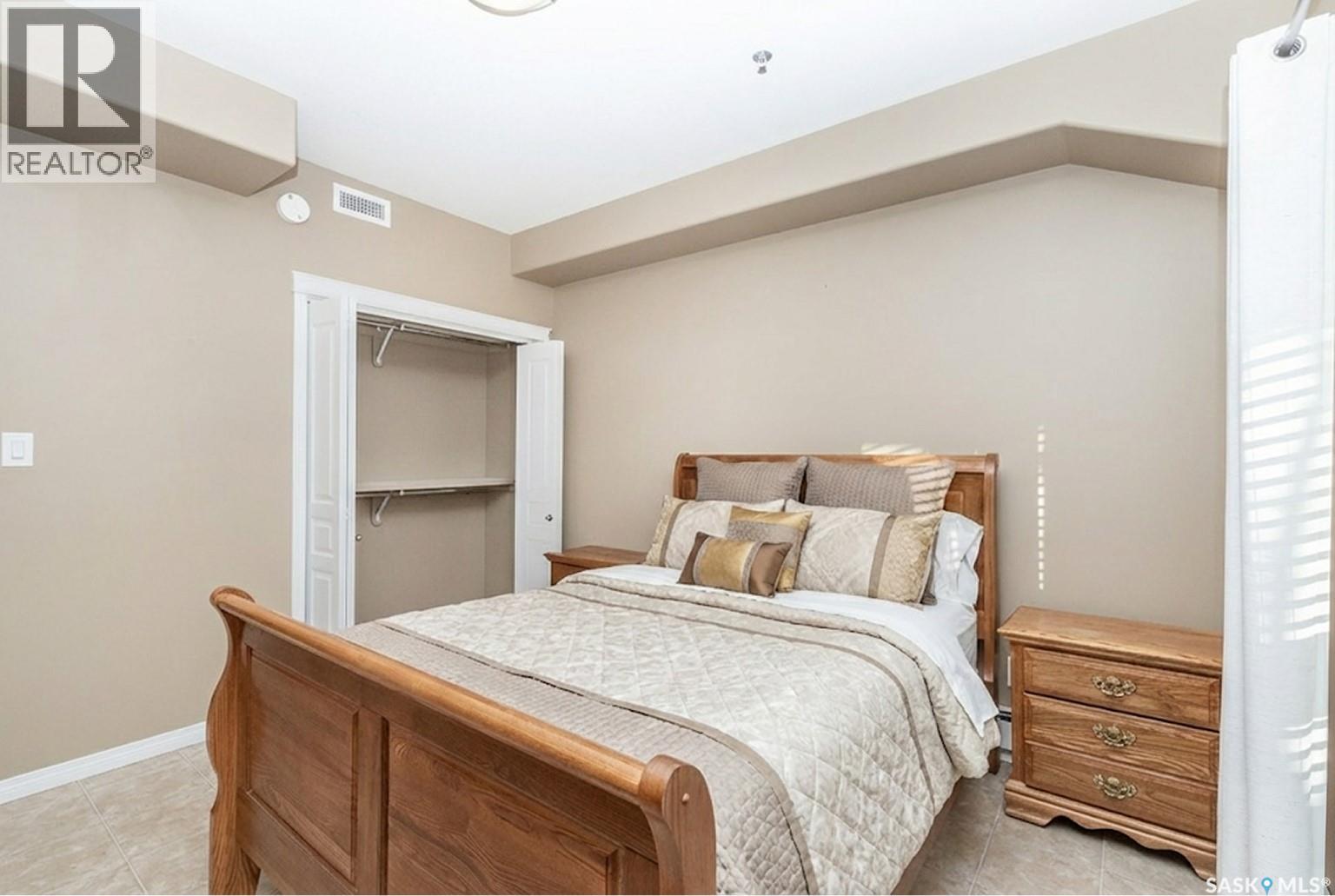 Single Family House Low rise for Sale in   Heritage VIEW Saskatoon 