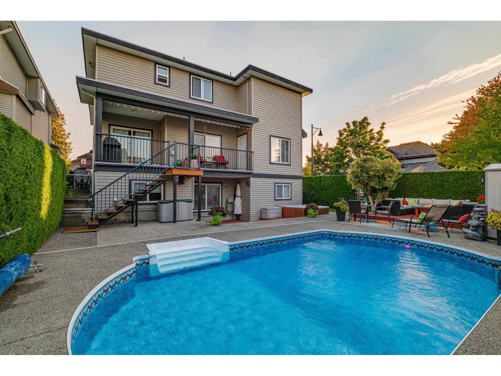 16453 61 AVENUE, Surrey