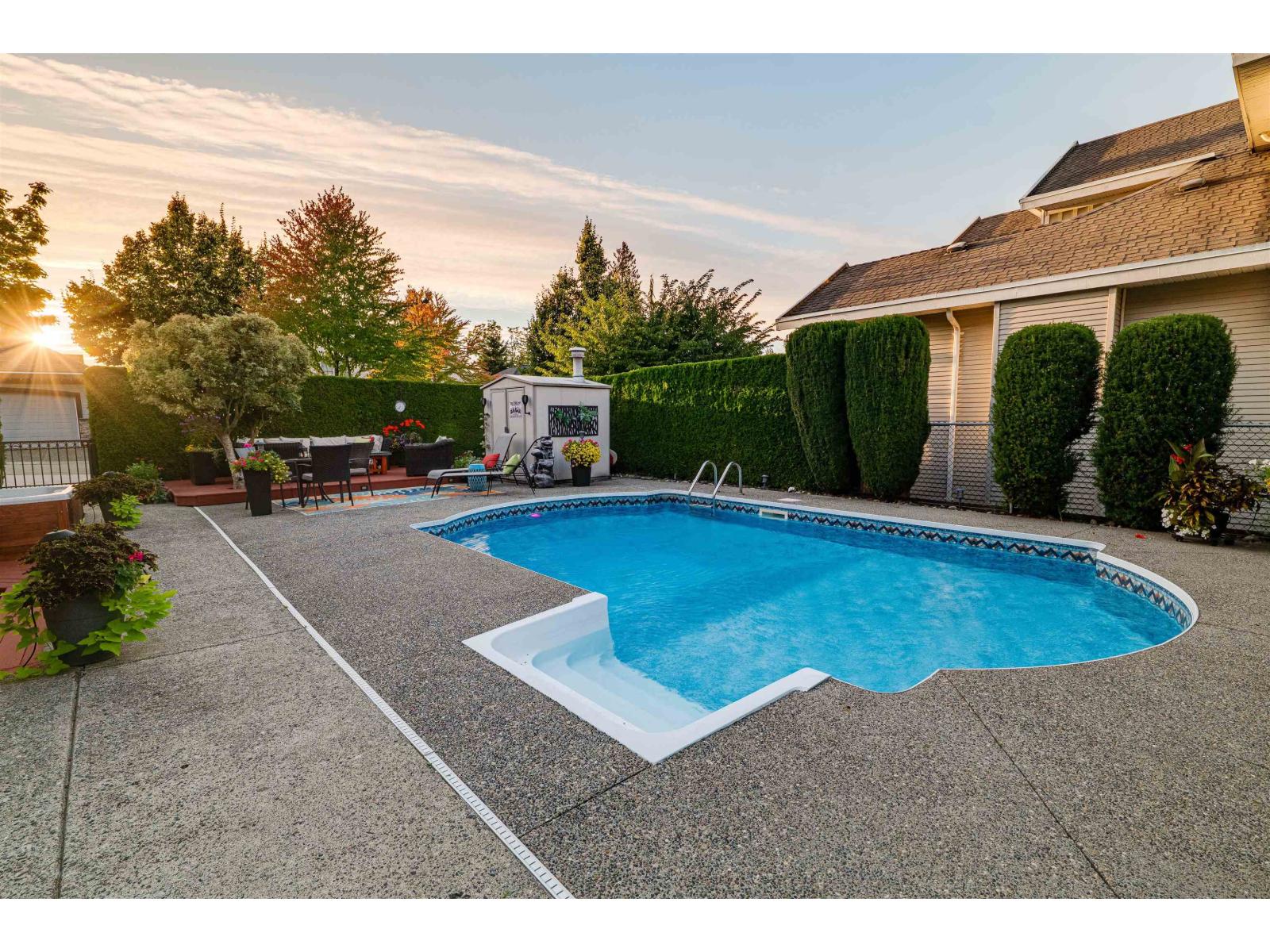 16453 61 AVENUE, Surrey