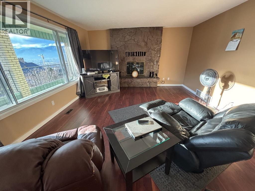 7437 Valley Heights Drive, Grand Forks