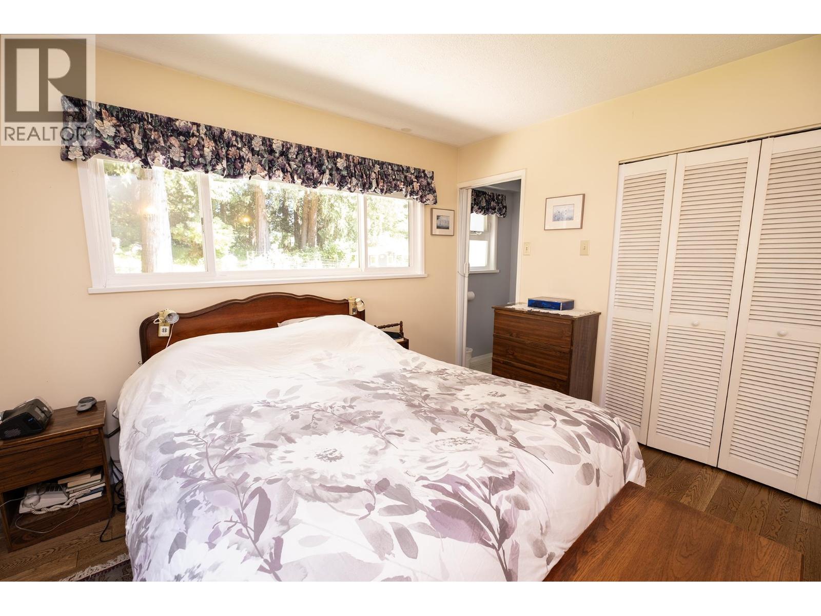 1238 GOWER POINT ROAD, Gibsons