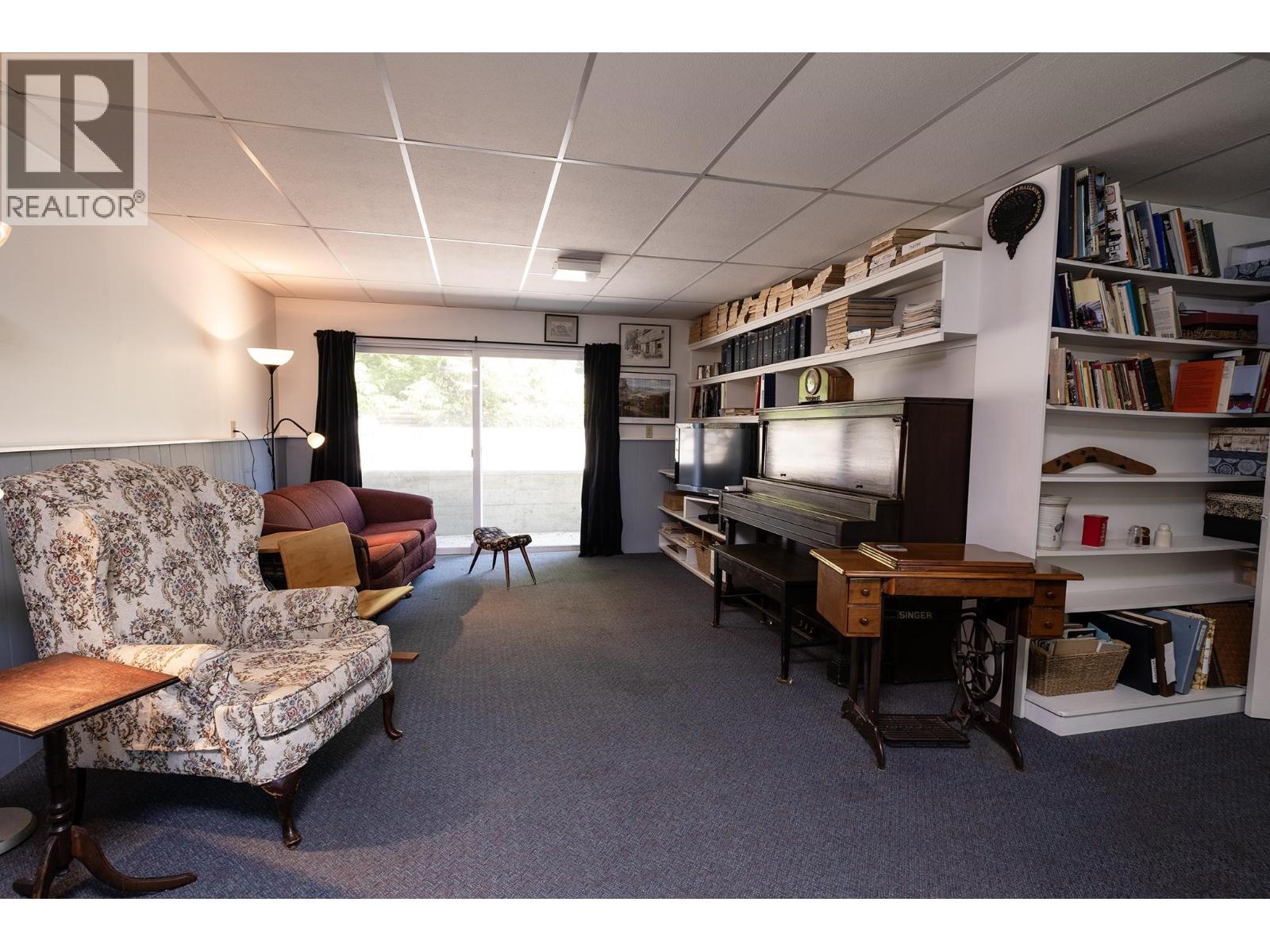 1238 GOWER POINT ROAD, Gibsons