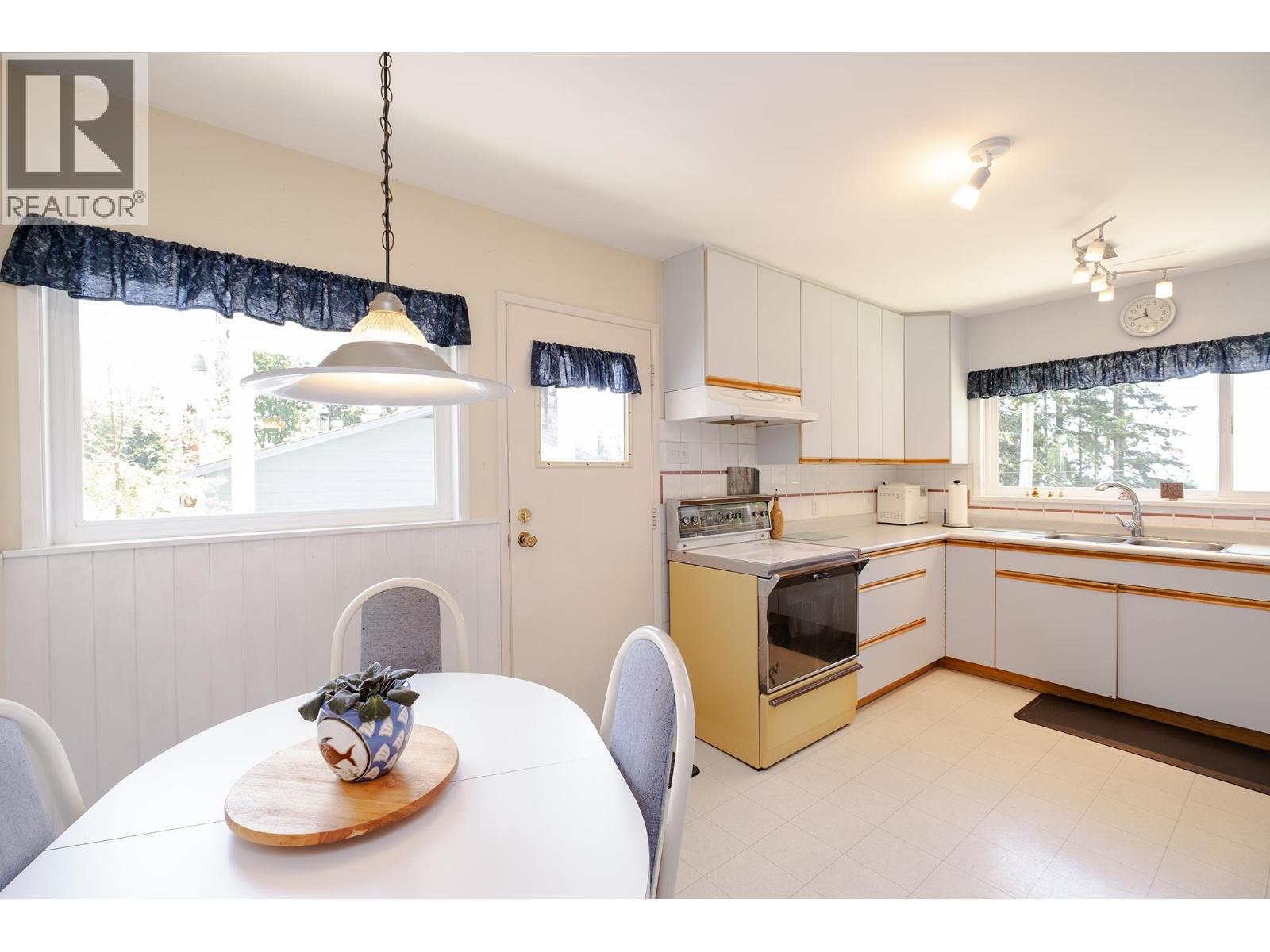 1238 GOWER POINT ROAD, Gibsons