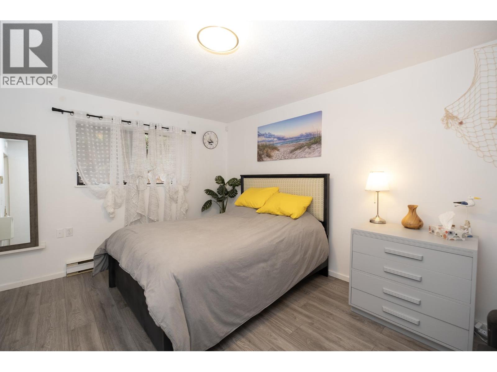 12870 DOGWOOD DRIVE, Pender Harbour