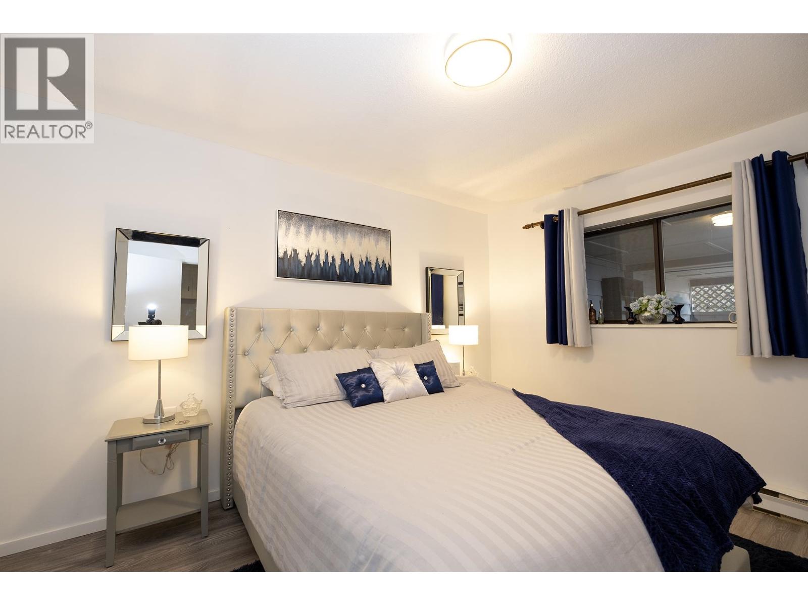 12870 DOGWOOD DRIVE, Pender Harbour