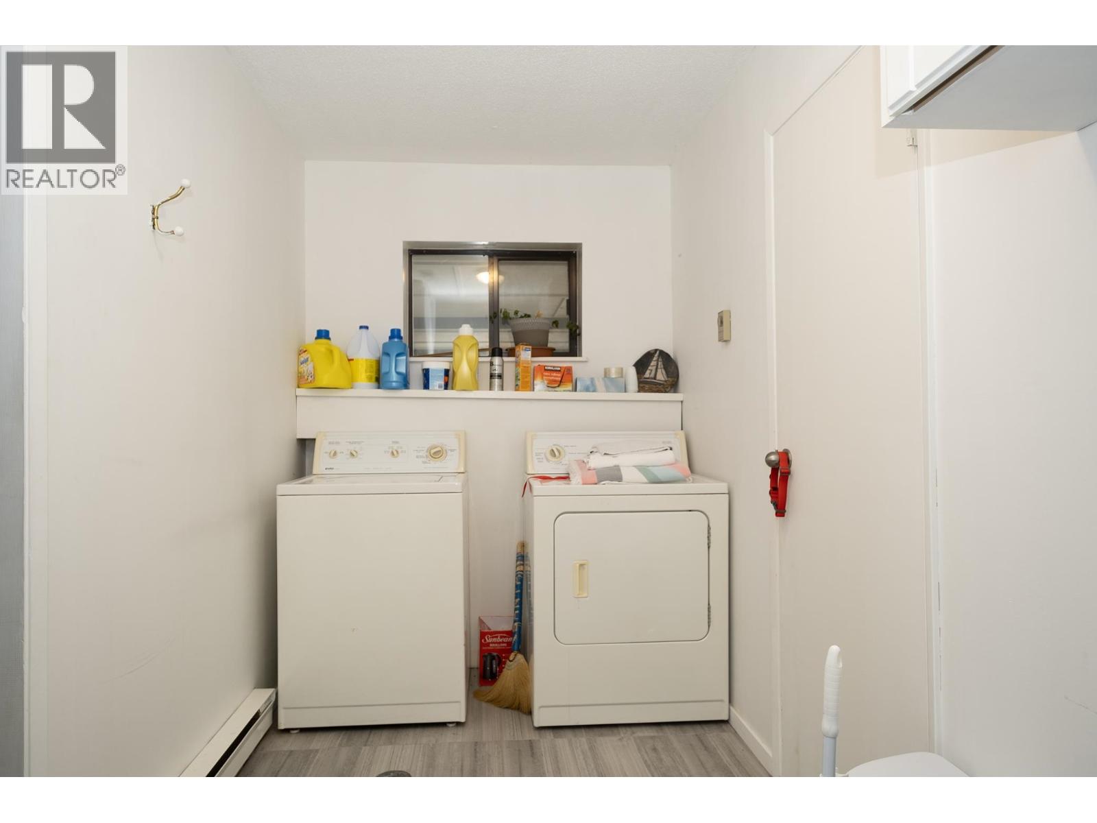 12870 DOGWOOD DRIVE, Pender Harbour