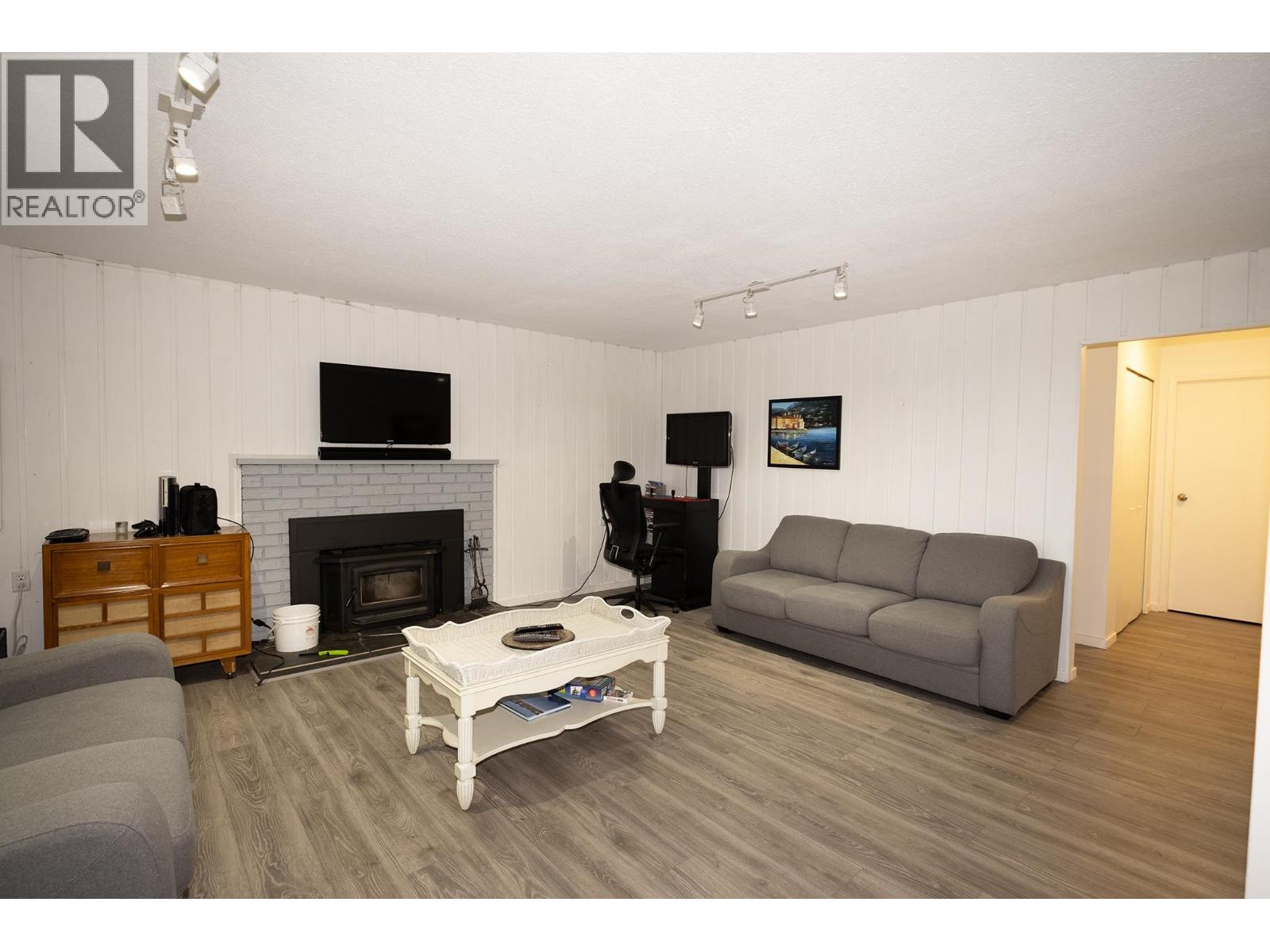 12870 DOGWOOD DRIVE, Pender Harbour