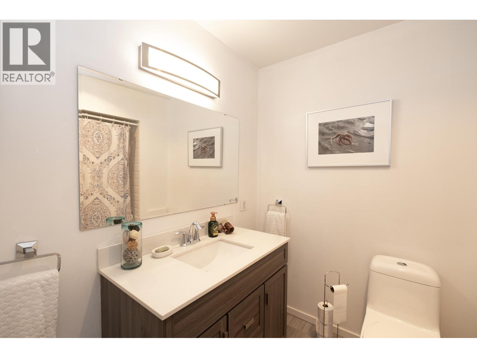 12870 DOGWOOD DRIVE, Pender Harbour