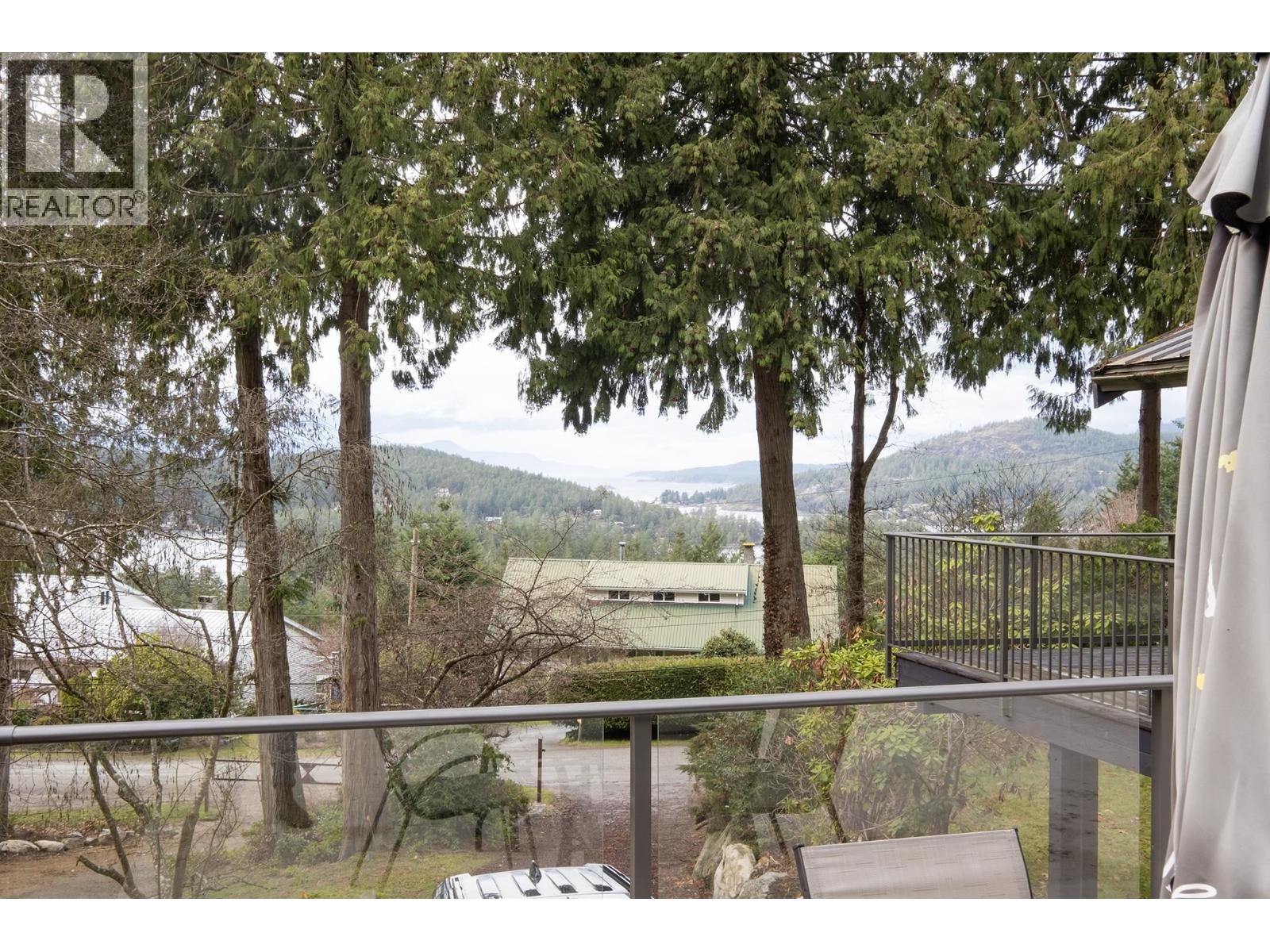 12870 DOGWOOD DRIVE, Pender Harbour