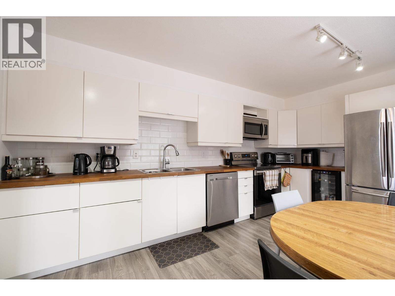 12870 DOGWOOD DRIVE, Pender Harbour