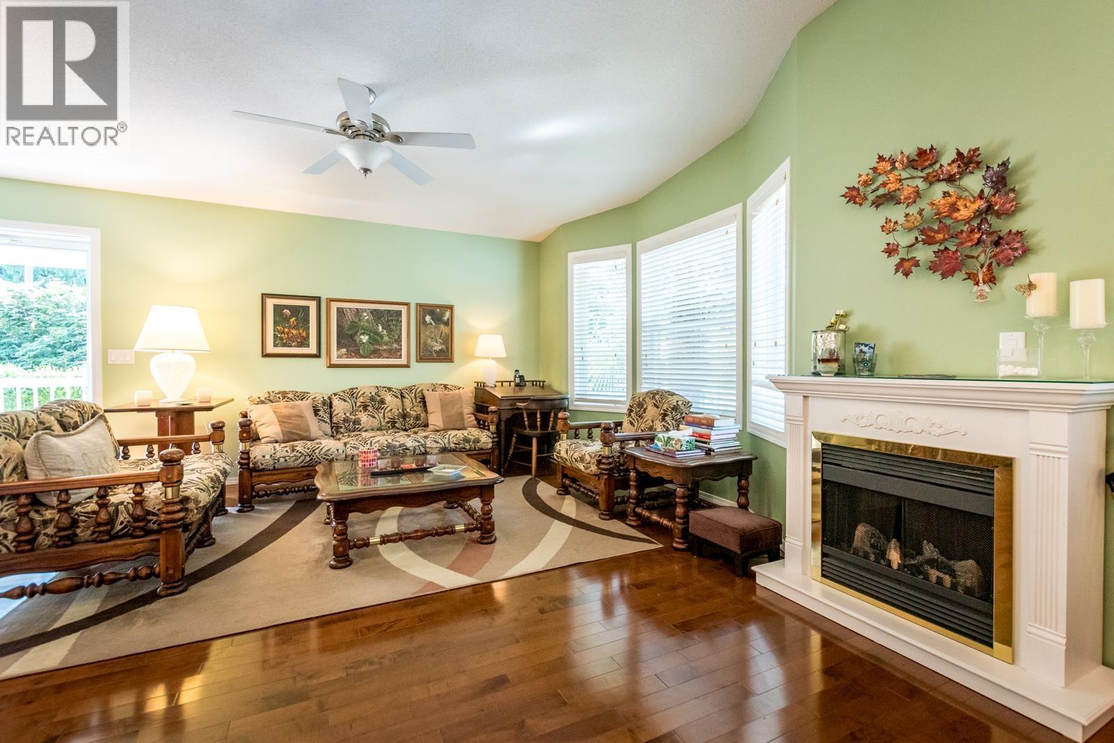 101 4510 SUNSHINE COAST HIGHWAY, Sechelt