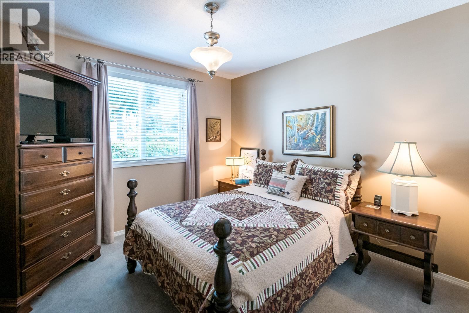 101 4510 SUNSHINE COAST HIGHWAY, Sechelt