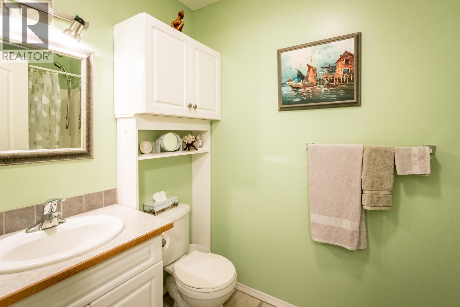 101 4510 SUNSHINE COAST HIGHWAY, Sechelt