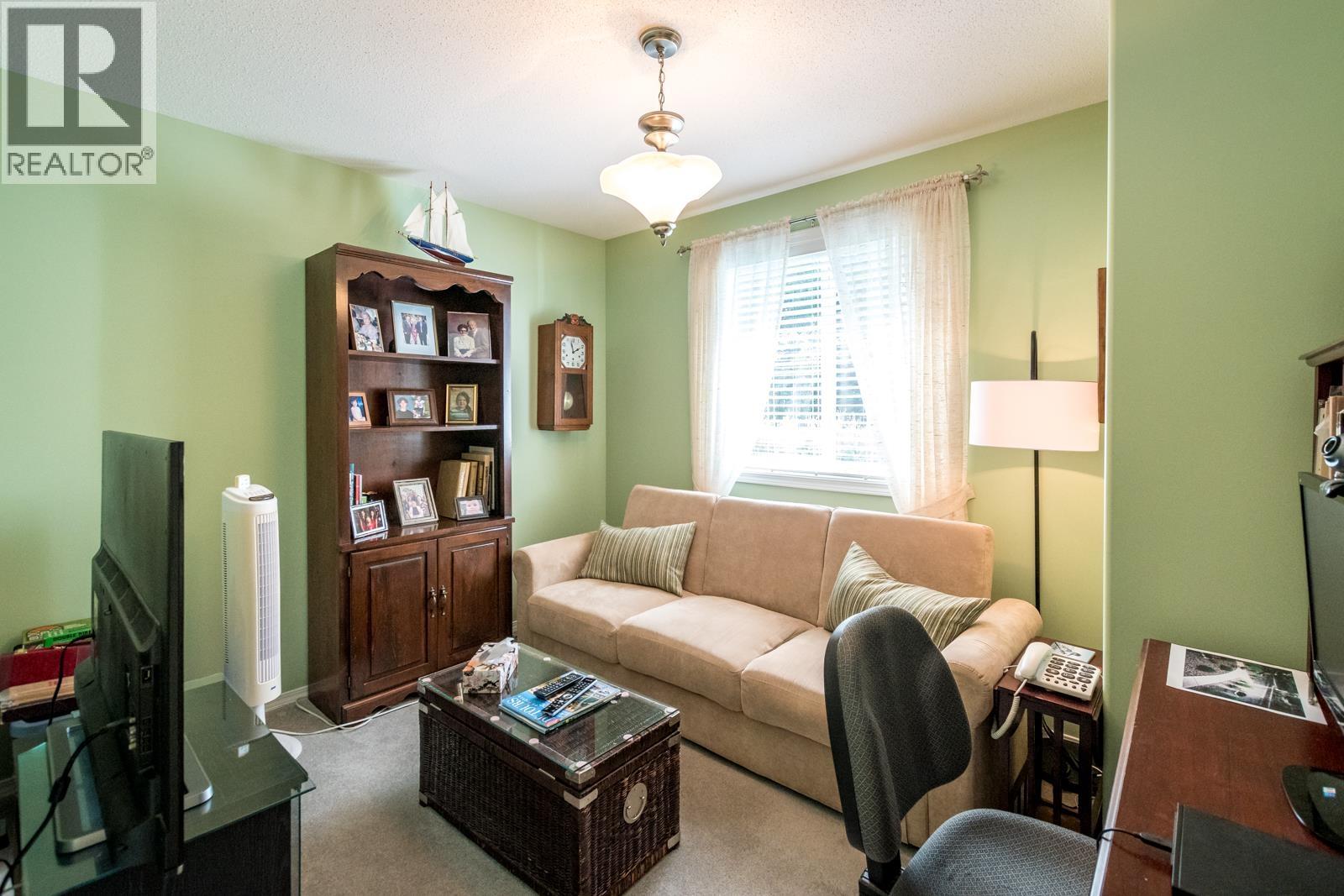 101 4510 SUNSHINE COAST HIGHWAY, Sechelt