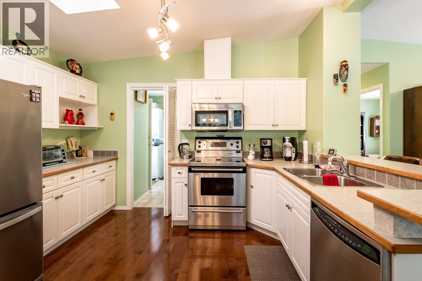 101 4510 SUNSHINE COAST HIGHWAY, Sechelt