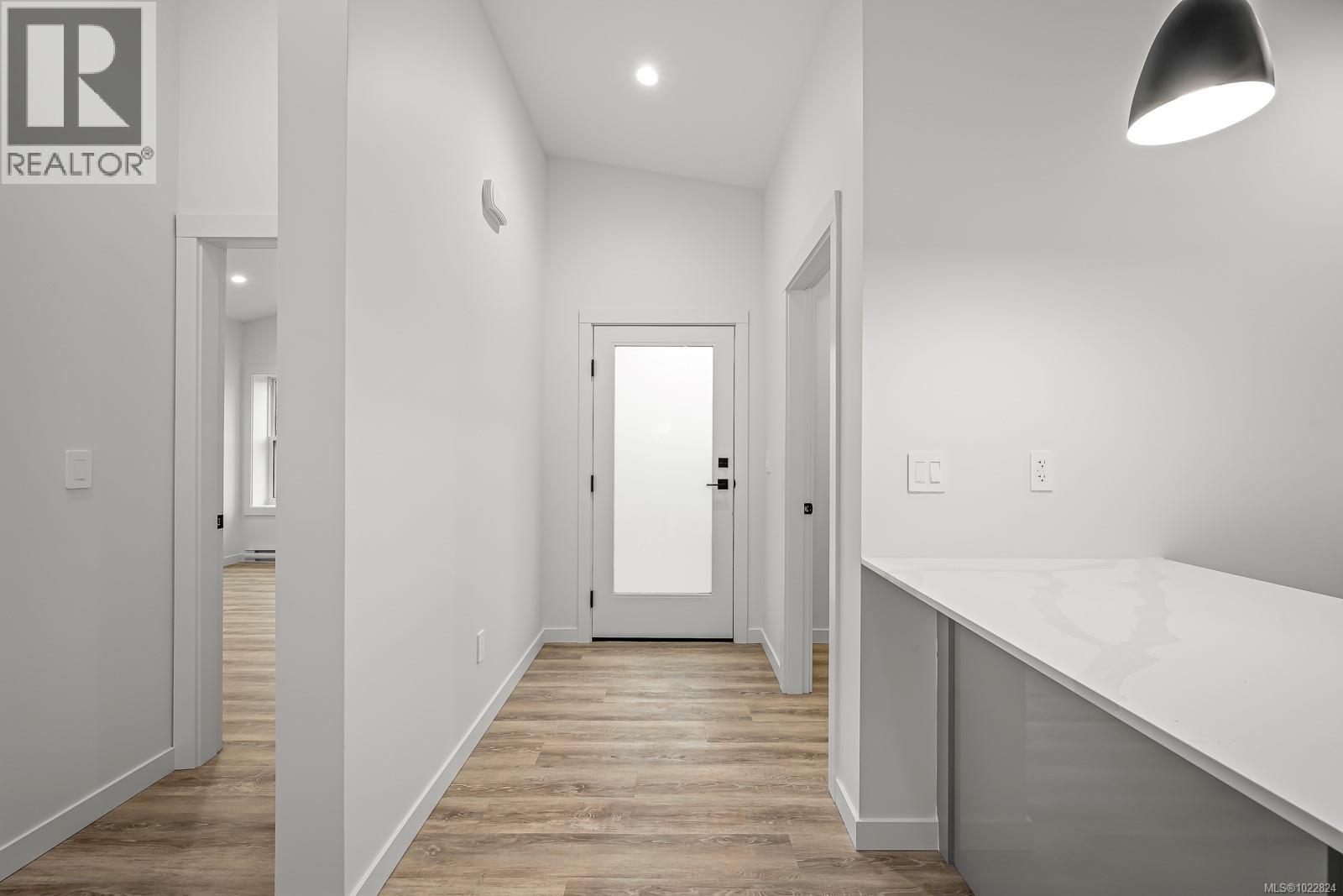 #40 3025 ROYSTON RD - 9