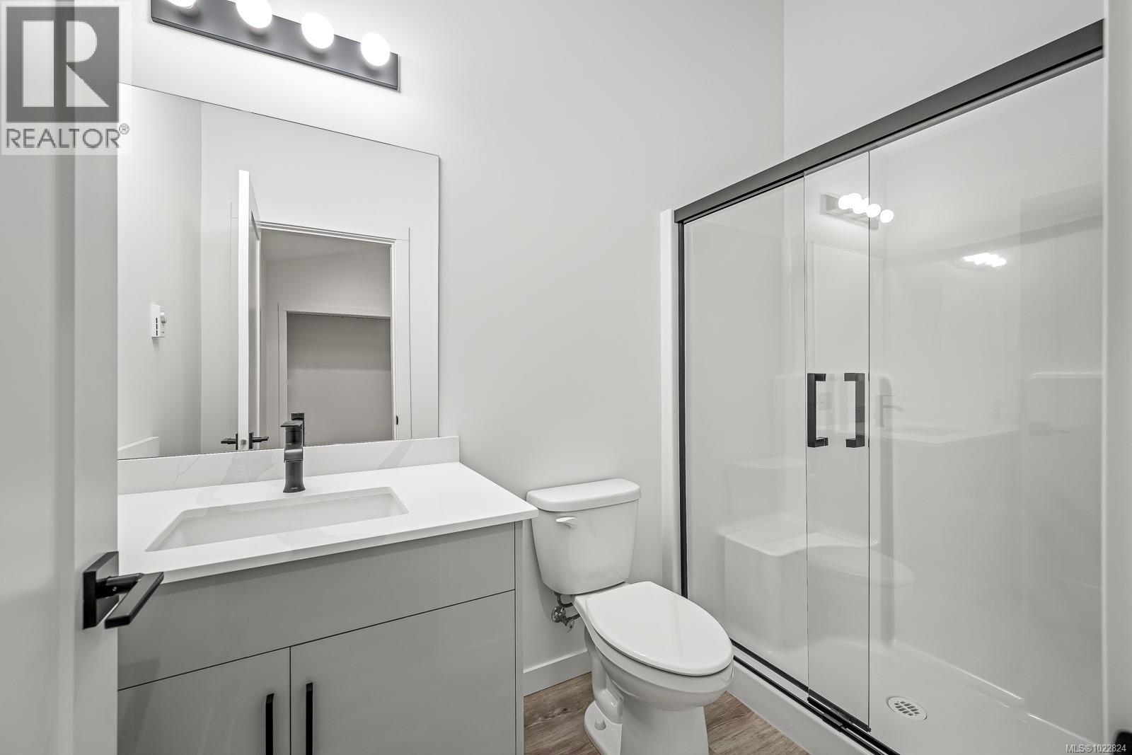 #40 3025 ROYSTON RD - 16