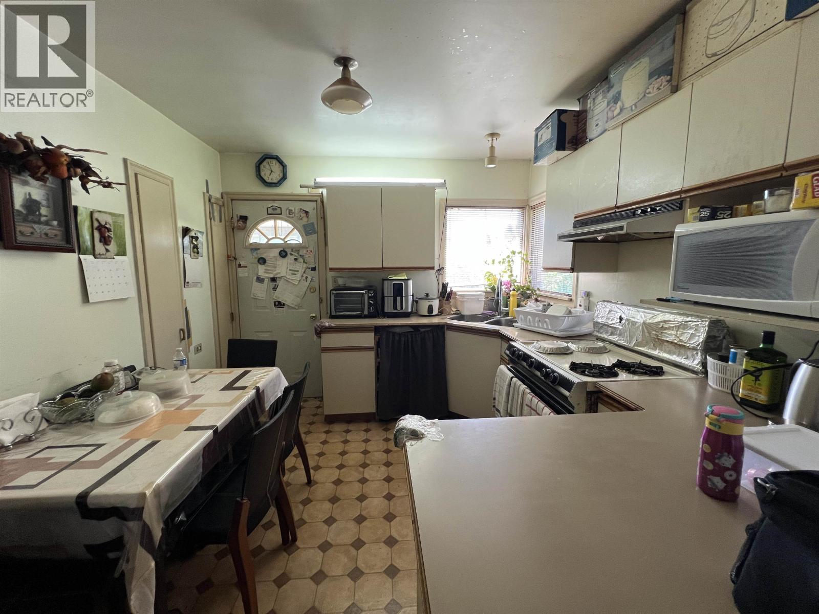 1224 SIXTH AVENUE, New Westminster