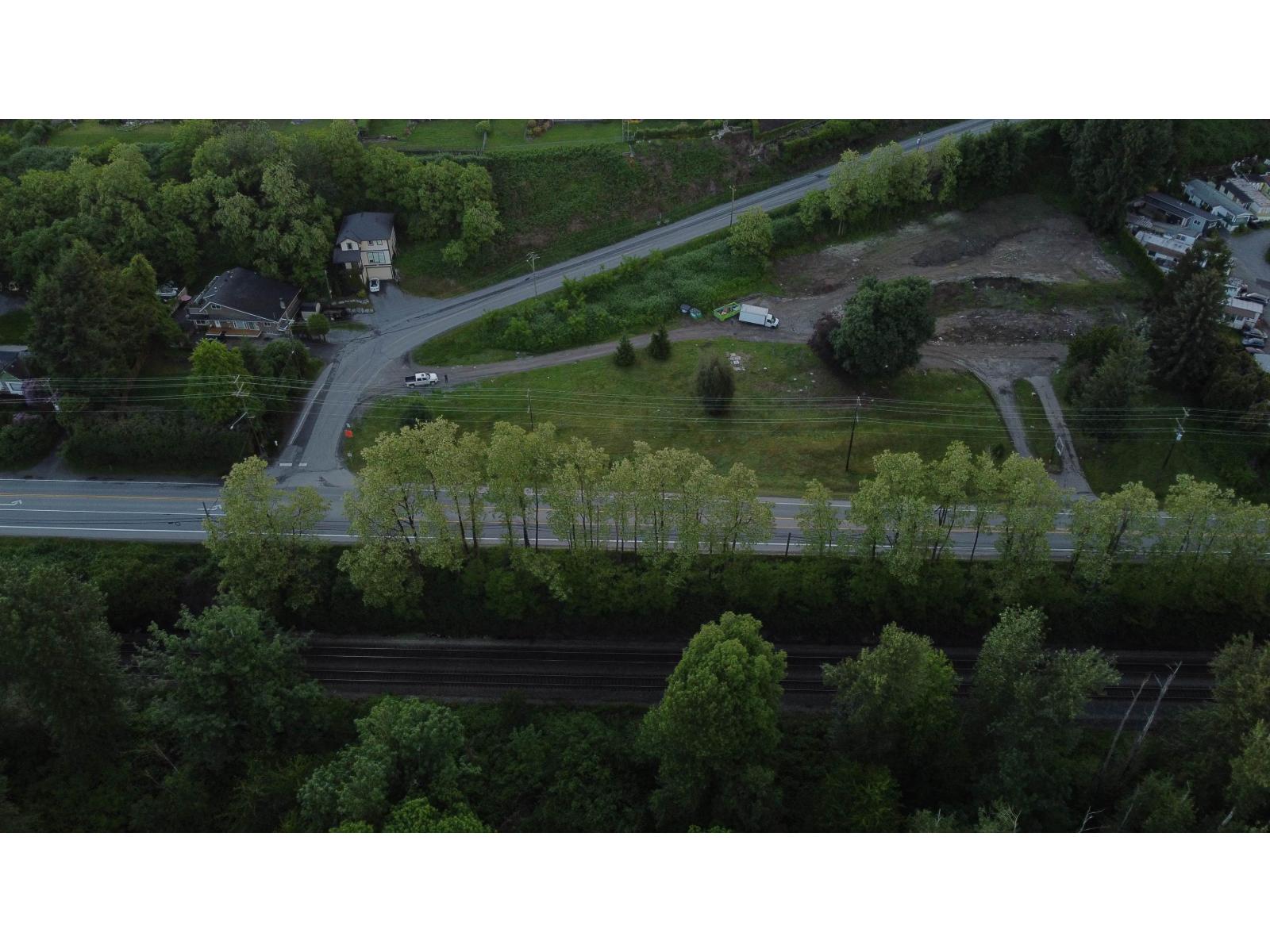 34491 LOUGHEED HIGHWAY — photo 9