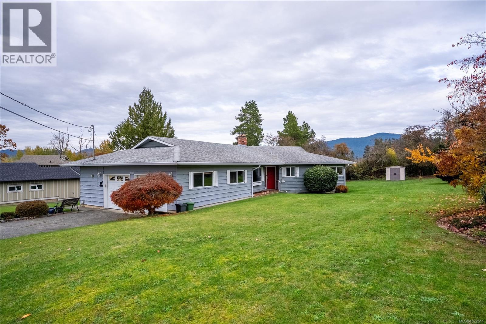 6327 Lansdowne Pl, Duncan