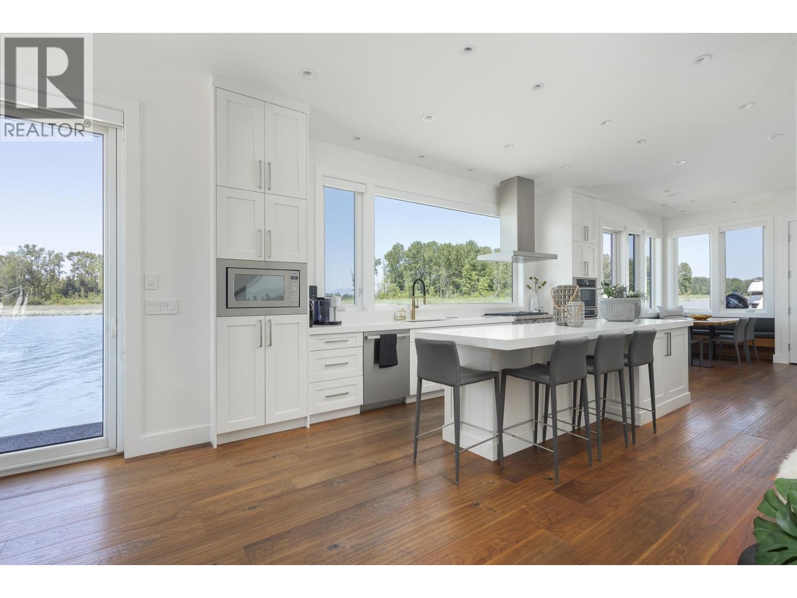 4379 RIVER Road West, Delta