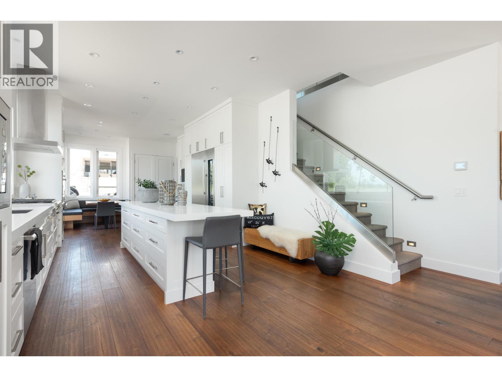 4379 RIVER Road West, Delta