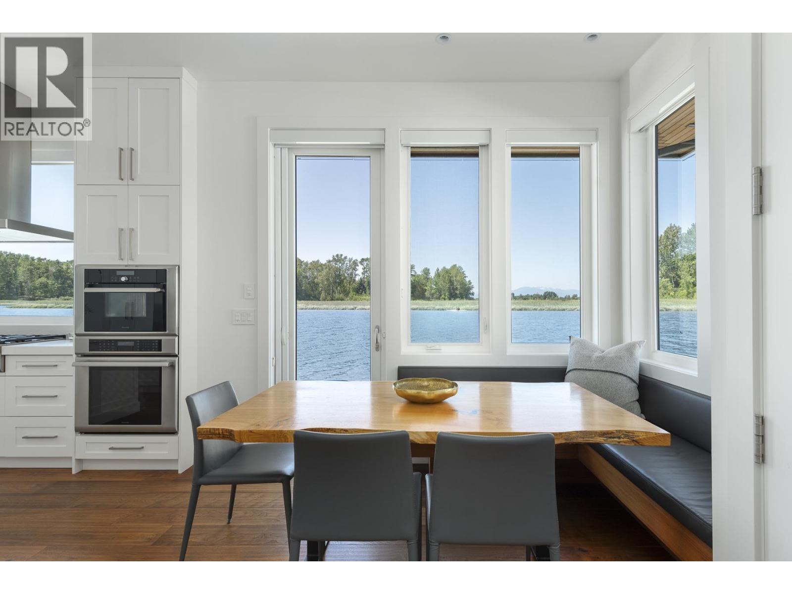 4379 RIVER Road West, Delta