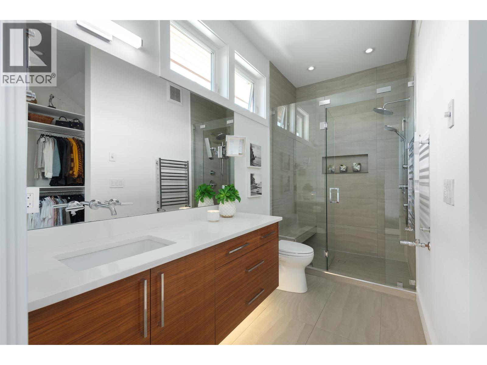 4379 RIVER Road West, Delta