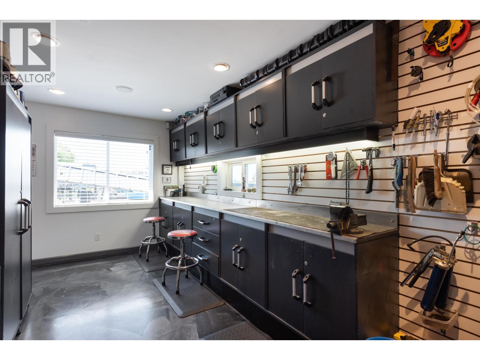 4379 RIVER Road West, Delta