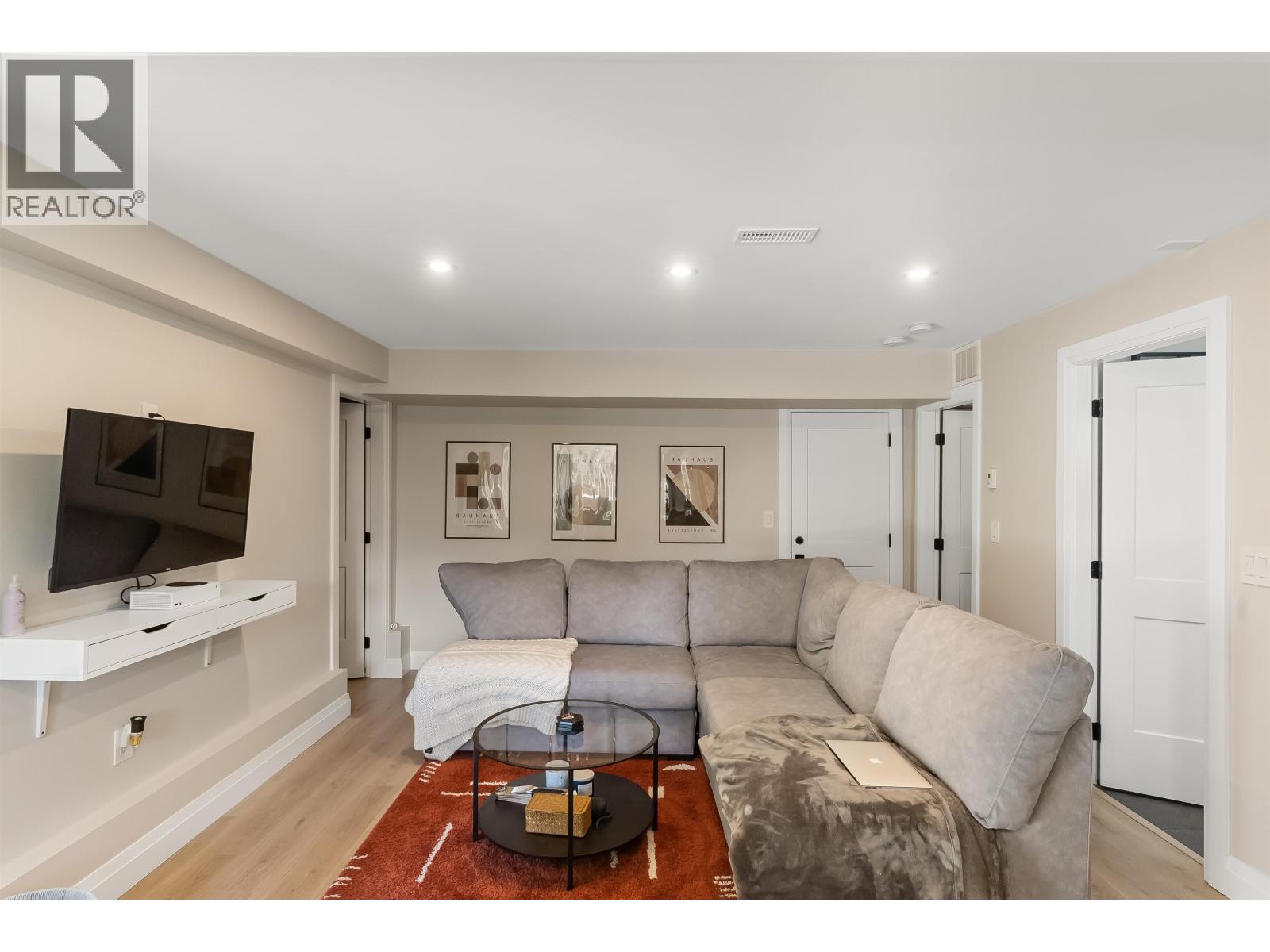 4876 4TH AVENUE, Delta