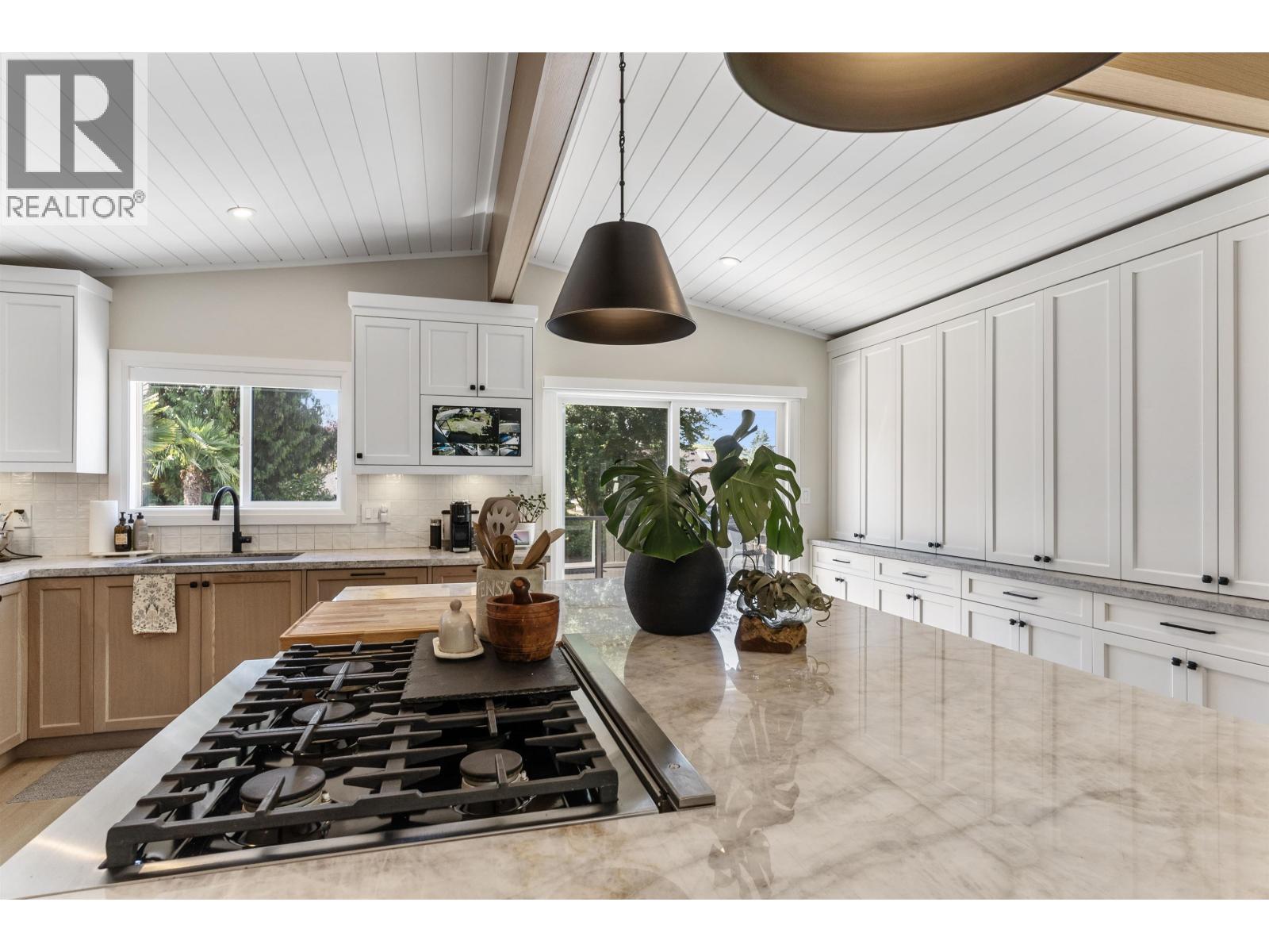 4876 4TH AVENUE, Delta