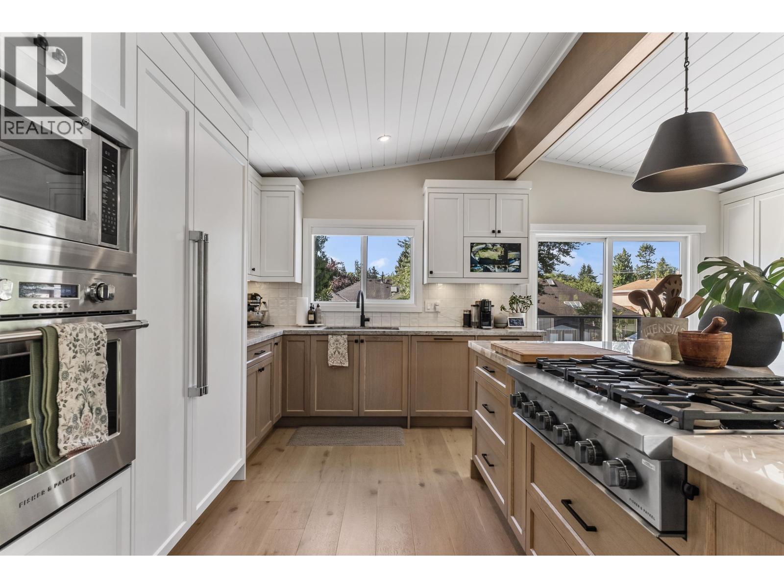 4876 4TH AVENUE, Delta