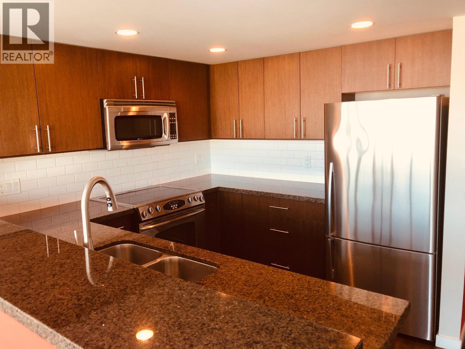 1701 125 MILROSS AVENUE, Vancouver