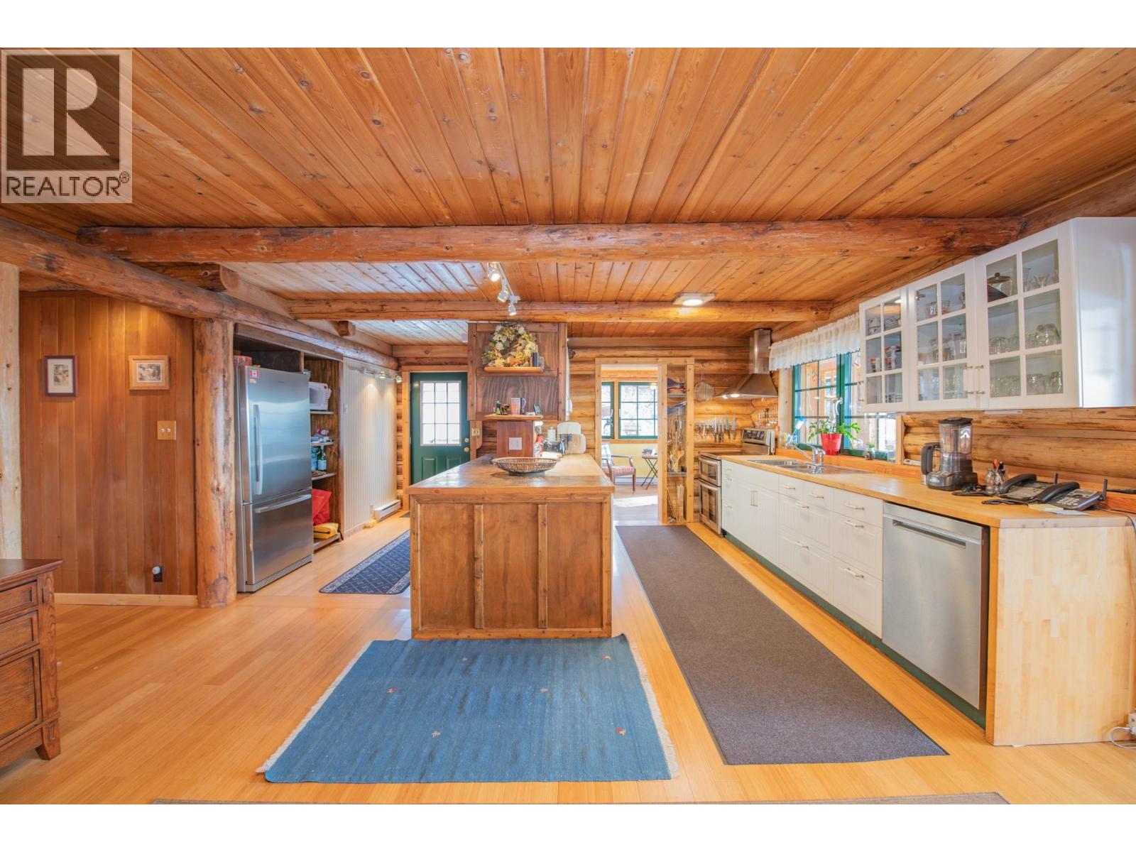 233 Albers Road - 13